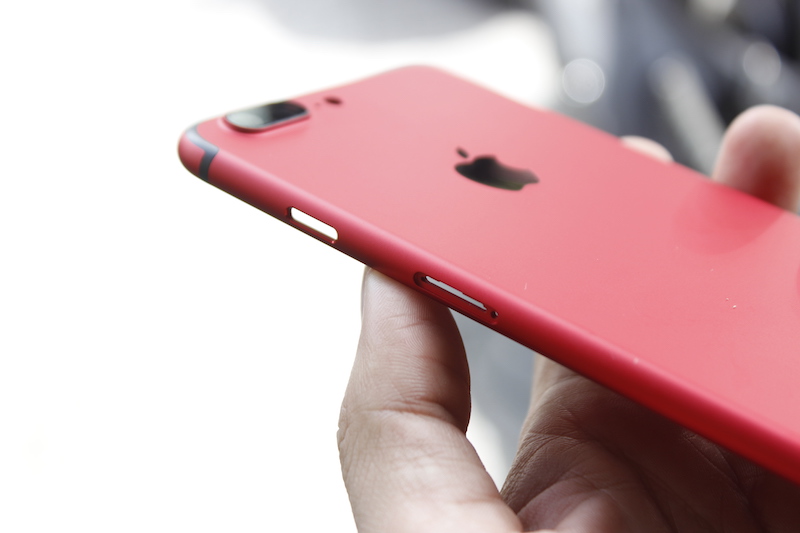 Thay vỏ, độ vỏ iPhone 7, 7 Plus màu đỏ ( Product Red )